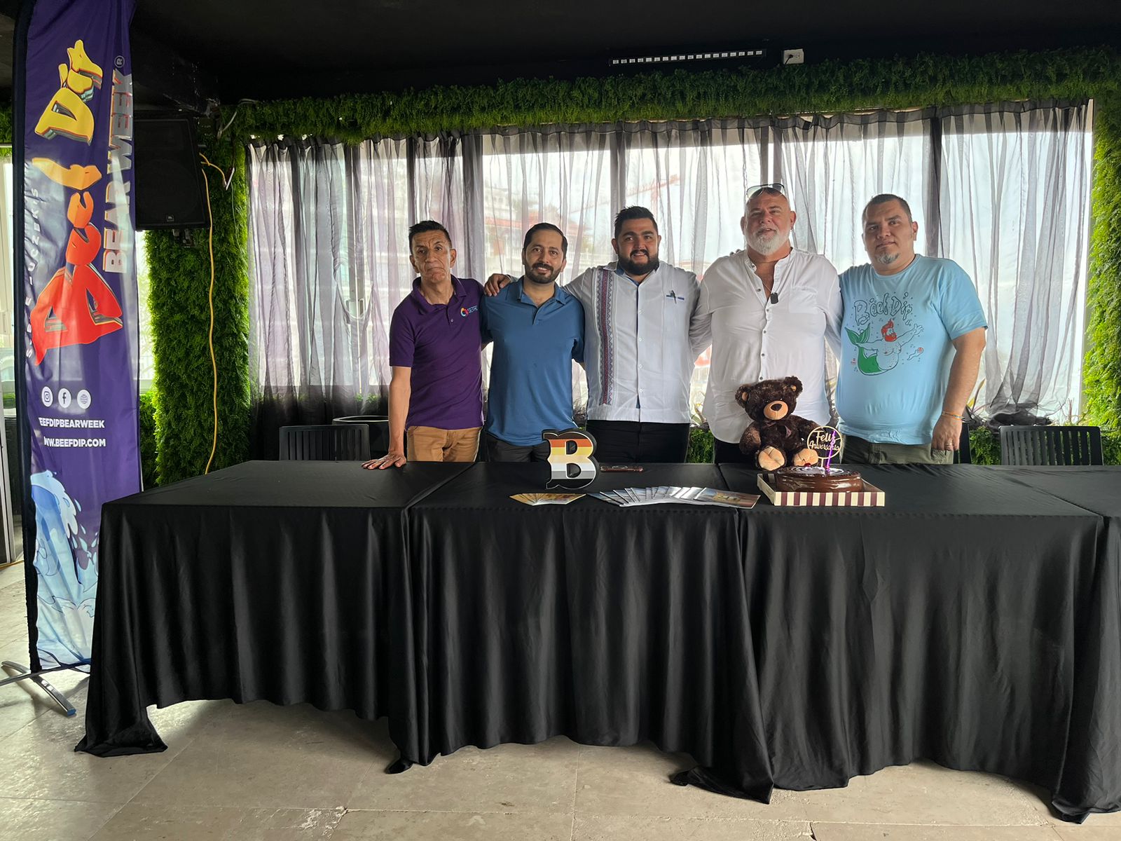 Vallarta recibe el evento “BeefDip Bear Week” Vive Puerto Vallarta